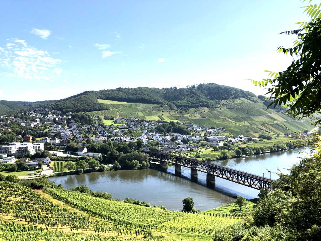 Eisenbahnbrücke Bullay - Urlaub an der Mosel und in der Mosel-Eifel in Ferienwohnung Bad Bertrich, Kurfürstenstraße 57, 56864 Bad Bertrich