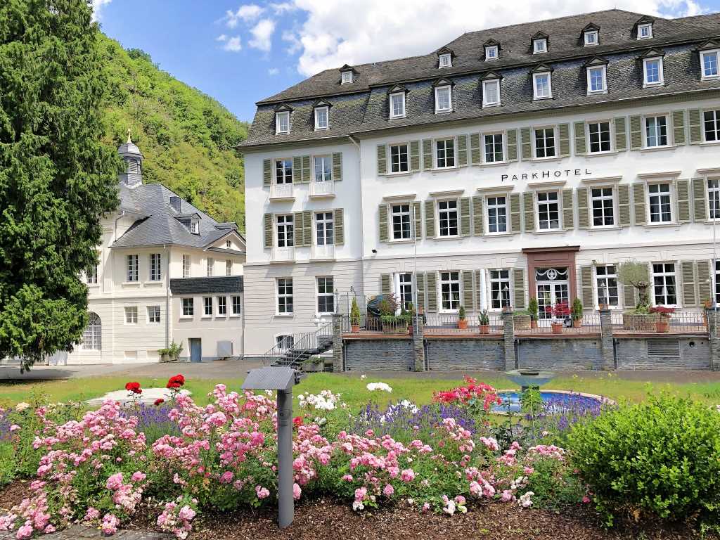 Kurfürstliches Schloss - Urlaub an der Mosel und in der Mosel-Eifel in Ferienwohnung Bad Bertrich, Kurfürstenstraße 57, 56864 Bad Bertrich